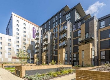 Properties to let in Baltic Avenue - TW8 0FU view1