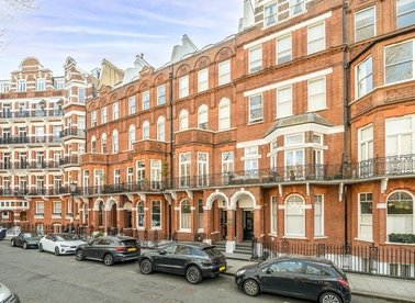 Barkston Gardens, London, SW5