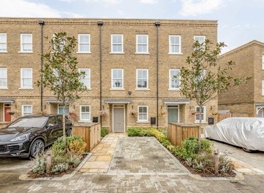 Properties to let in Barrons Chase - TW10 5BZ view1