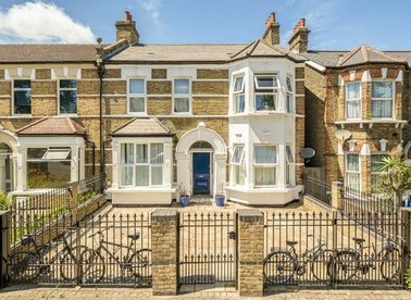 Properties to let in Barry Road - SE22 0JW view1