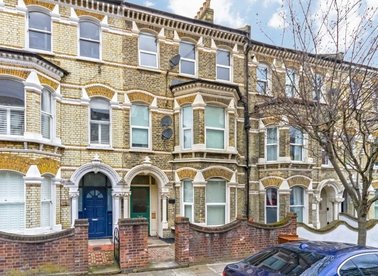 Properties to let in Beauchamp Road - SW11 1PQ view1