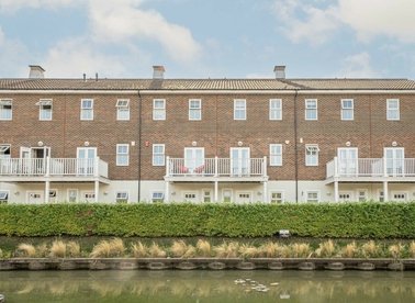 Properties let in Beaumont Drive - KT4 8FE view1