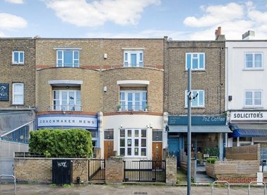 Properties to let in Bedford Road - SW4 7SH view1