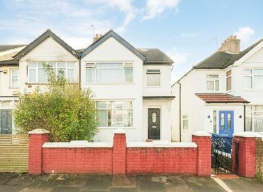 Properties to let in Beechmount Avenue - W7 3AE view1