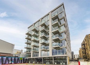 Properties to let in Bermondsey Wall West - SE16 4RN view1