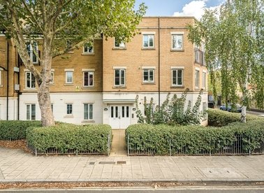 Properties let in Blakes Road - SE15 6GY view1