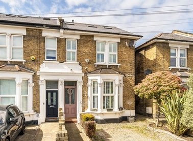 Properties to let in Blythe Vale - SE6 4NW view1