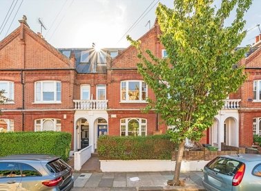 Properties to let in Bovingdon Road - SW6 2AP view1
