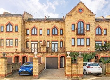 Properties to let in Brackenbury Road - W6 0BA view1
