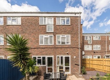 Properties to let in Bradley Close - N7 9DH view1