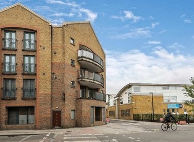 Properties let in Brady Street - E1 5DG view1