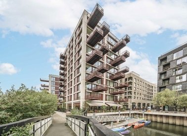 Properties to let in Brent Way - TW8 8GR view1