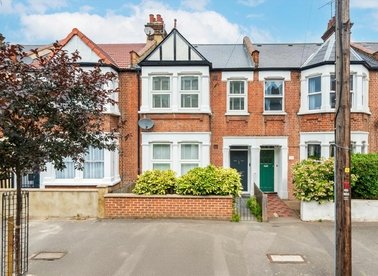 Properties let in Brenthouse Road - E9 6QG view1