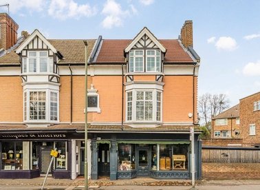 Properties to let in Bridge Road - KT8 9HH view1