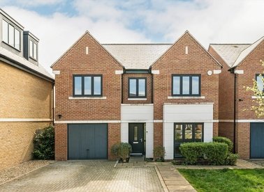 Properties let in Bridges Avenue - KT8 0AP view1