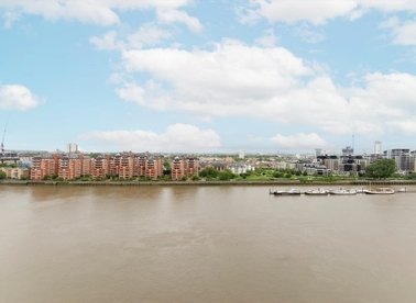 Properties to let in Bridges Court Road - SW11 3GY view1