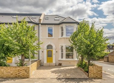 Properties to let in Broadfield Road - SE6 1ND view1