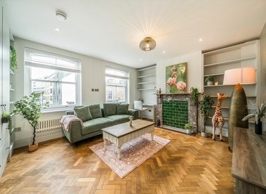 Properties let in Broadway Market Mews - E8 4TS view1