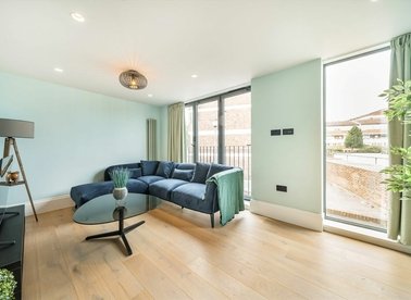 Properties let in Broadway Market Mews - E8 4TS view1