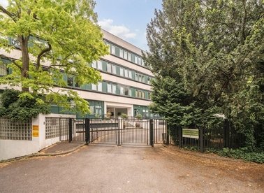 Properties to let in Brunswick Road - W5 1AW view1