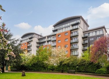 Properties to let in Buckingham Road - E10 5GS view1