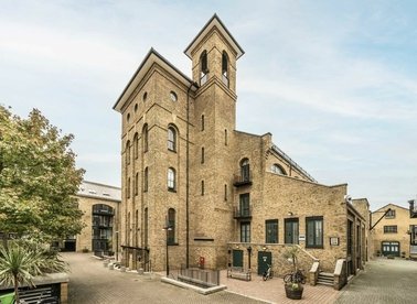 Burrells Wharf Square, London, E14