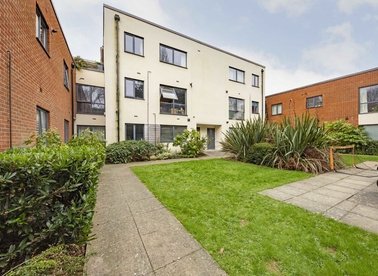 Properties let in Butler Farm Close - TW10 7JS view1