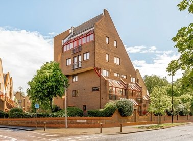 Properties to let in Bywater Place - SE16 5NE view1