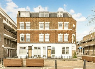 Properties to let in Cable Street - E1W 3ER view1