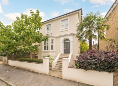Properties to let in Cadogan Road - KT6 4DJ view1