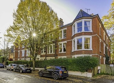 Properties to let in Cambridge Road - TW1 2HR view1