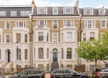 Properties to let in Campden Hill Gardens - W8 7AX view1
