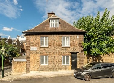Properties to let in Campden Hill Square - W8 7JR view1