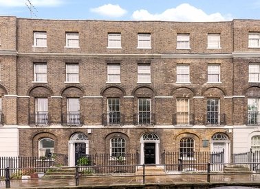 Properties to let in Canonbury Square - N1 2AU view1