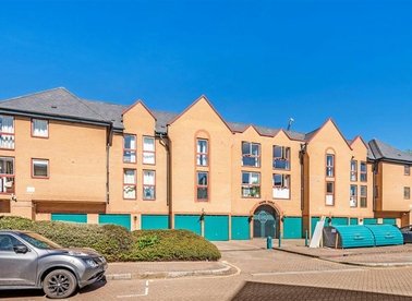 Properties to let in Cape Yard - E1W 2JU view1