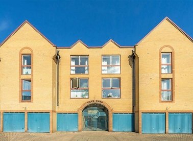 Properties to let in Cape Yard - E1W 2JU view1