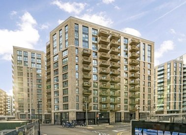Properties to let in Capital Interchange Way - TW8 0SL view1