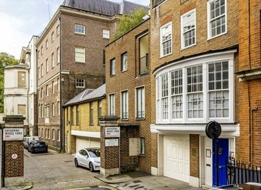 Properties to let in Catherine Wheel Yard - SW1A 1DR view1