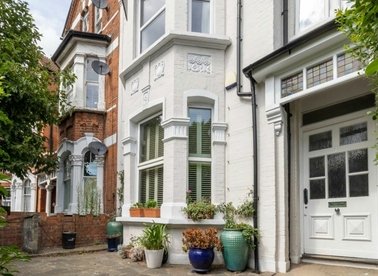 Properties to let in Cavendish Road - SW12 0BH view1