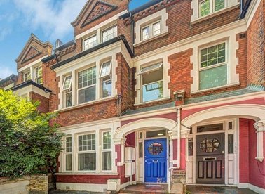 Properties to let in Cavendish Road - SW12 0DG view1