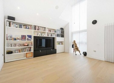 Properties to let in Central Avenue - SW6 2QE view1