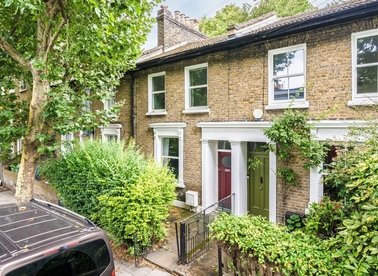 Properties to let in Chadwick Road - SE15 4RA view1