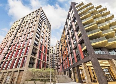 Properties to let in Charles Clowes Walk - SW11 7AH view1