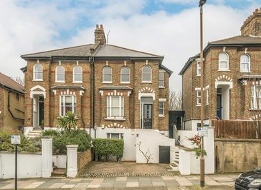 Properties let in Charlton Church Lane - SE7 7AB view1