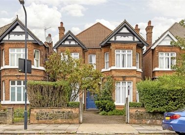 Properties to let in Chatsworth Road - NW2 4BG view1