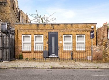 Properties to let in Chaucer Road - SE24 0NY view1