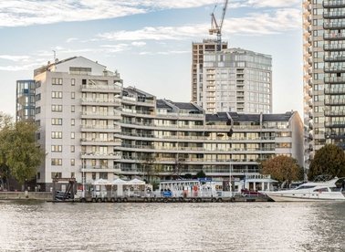 Properties to let in Chelsea Crescent - SW10 0XB view1