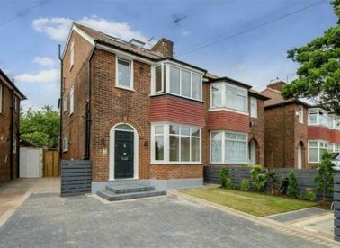 Properties let in Cheviot Gardens - NW2 1QA view1