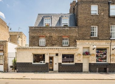 Properties let in Chiswick High Road - W4 5TA view1
