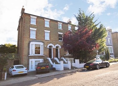 Properties to let in Church Road - TW10 6LN view1